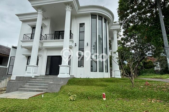 For Sale! Premium House LT 400m2 Desain Elegan di Sentul City For Sale! Premium House LT 400m2 Desain Elegan di Sentul City