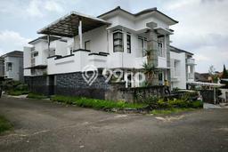 Rumah Eksklusif Siap Huni LT 382m2 di Cipanas, Cianjur Rumah Eksklusif Siap Huni LT 382m2 di Cipanas, Cianjur