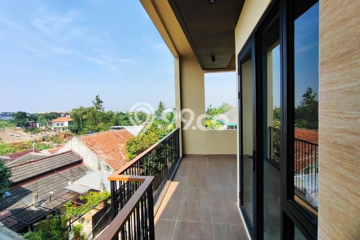 Dijual Cepat Rumah Bagus Siap Huni LB 178m2 di Cihanjuang, Bandung Dijual Cepat Rumah Bagus Siap Huni LB 178m2 di Cihanjuang, Bandung
