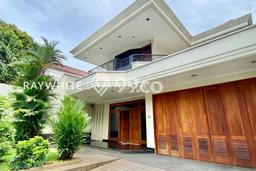 Rumah Mewah LB 370m2 Siap Pakai Desain Elegan di Kemang, Jakarta Selatan Rumah Mewah LB 370m2 Siap Pakai Desain Elegan di Kemang, Jakarta Selatan
