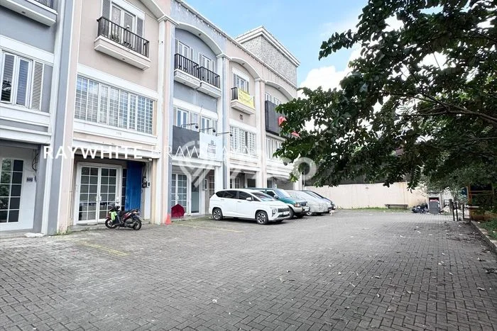 Ruko Dijual di Jakarta Selatan LT 112m2 & LB 261m2 Lokasi Terbaik! Ruko Dijual di Jakarta Selatan LT 112m2 & LB 261m2 Lokasi Terbaik!