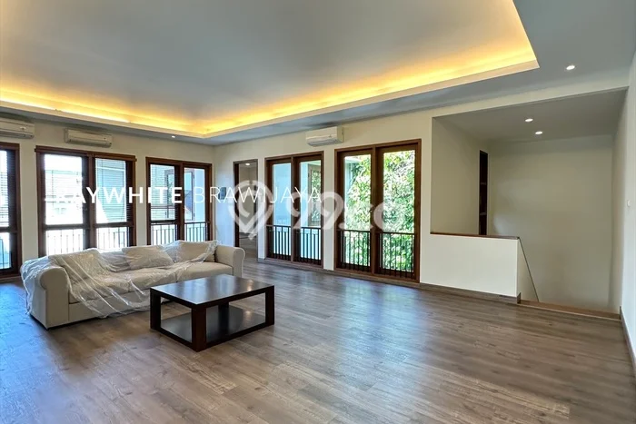 Siap Huni Rumah Mewah 5 Kamar di Cilandak Dekat ke Mana Saja Siap Huni Rumah Mewah 5 Kamar di Cilandak Dekat ke Mana Saja