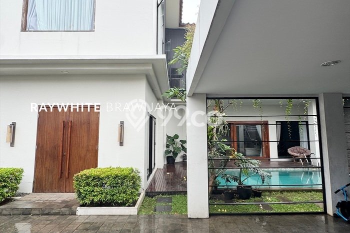 Dijual Rumah Luas Megah Dengan View Cantik di Pondok Labu, Jakarta Selatan Dijual Rumah Luas Megah Dengan View Cantik di Pondok Labu, Jakarta Selatan