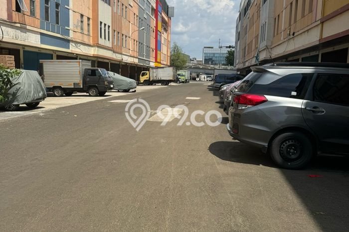 Ruko Dijual di Prime Area Jakarta Barat Luas 120m2 Ruko Dijual di Prime Area Jakarta Barat Luas 120m2