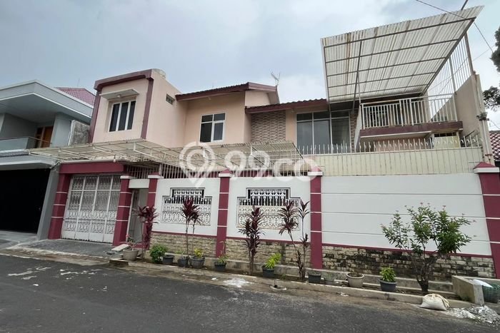 Lokasi terbaik! Rumah siap huni disewakan di Solo Baru LB 350m2 Lokasi terbaik! Rumah siap huni disewakan di Solo Baru LB 350m2