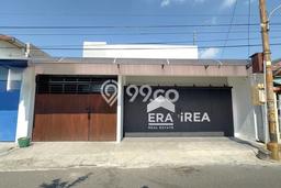 Rumah Kost untuk Dijual di Banjarsari dengan 11 KT, 12 KM, Luas 350m2 Rumah Kost untuk Dijual di Banjarsari dengan 11 KT, 12 KM, Luas 350m2