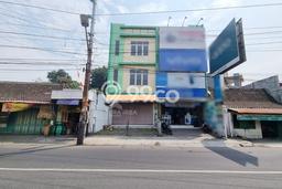 INVESTASI MENGUNTUNGKAN! Ruko Kawasan mojosongo, Luas 298m², Potensi Profit Tinggi INVESTASI MENGUNTUNGKAN! Ruko Kawasan mojosongo, Luas 298m², Potensi Profit Tinggi
