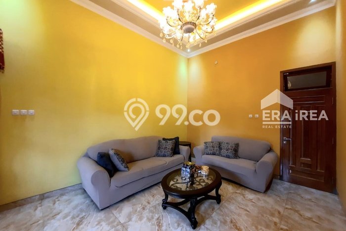 For Sale Rumah 5 Kamar Lokasi Strategis Nyaman dan Strategis di Teras For Sale Rumah 5 Kamar Lokasi Strategis Nyaman dan Strategis di Teras