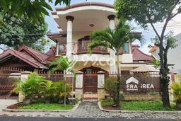 Siap Huni Hunian Elit 7 Kamar di Banyuanyar Dekat ke Mana Saja Siap Huni Hunian Elit 7 Kamar di Banyuanyar Dekat ke Mana Saja
