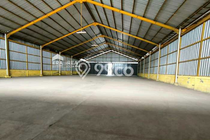 Gudang di Bantul, Luas 2300m², Disewakan, Pusat Komersial, Ready Operasional Gudang di Bantul, Luas 2300m², Disewakan, Pusat Komersial, Ready Operasional