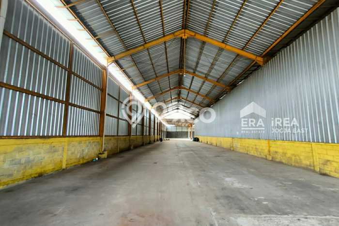Gudang di Bantul, Luas 2300m², Disewakan, Pusat Komersial, Ready Operasional Gudang di Bantul, Luas 2300m², Disewakan, Pusat Komersial, Ready Operasional