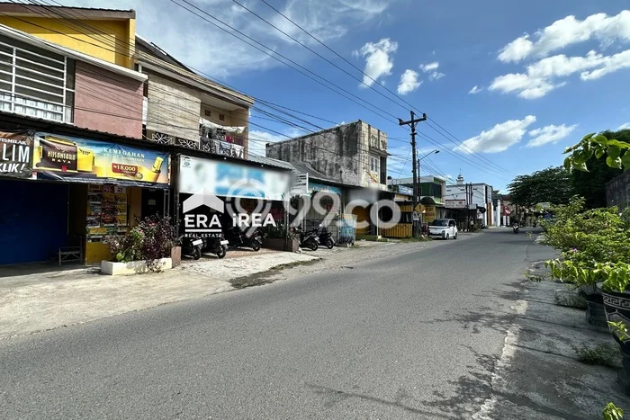 Area Ramai! Ruko Dijual di Kartasura untuk Bisnis Luas Bangunan 106m2 Area Ramai! Ruko Dijual di Kartasura untuk Bisnis Luas Bangunan 106m2