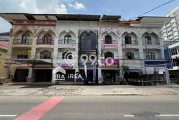 Area Ramai! Ruko Dijual di Laweyan untuk Bisnis Luas Bangunan 210m2 Area Ramai! Ruko Dijual di Laweyan untuk Bisnis Luas Bangunan 210m2