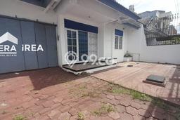 Lokasi strategis! Rumah siap pakai disewakan di Solo Baru LB 100m2 Lokasi strategis! Rumah siap pakai disewakan di Solo Baru LB 100m2