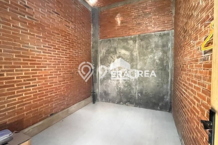 Komersial Strategis Kawasan , Luas 250m2m², Kawasan Komersial, Tingkat Keramaian Tinggi Komersial Strategis Kawasan , Luas 250m2m², Kawasan Komersial, Tingkat Keramaian Tinggi