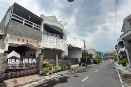 Jual Rumah Bagus Siap Huni LB 160m2 di Colomadu, Solo Jual Rumah Bagus Siap Huni LB 160m2 di Colomadu, Solo