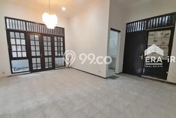Dijual Rumah 3 Kamar Lokasi Ideal Bagus dan Strategis di Jajar Dijual Rumah 3 Kamar Lokasi Ideal Bagus dan Strategis di Jajar