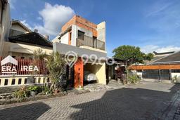 Rumah Cantik Siap Pakai Di Jebres Luas 400m2 Lokasi Strategis Rumah Cantik Siap Pakai Di Jebres Luas 400m2 Lokasi Strategis