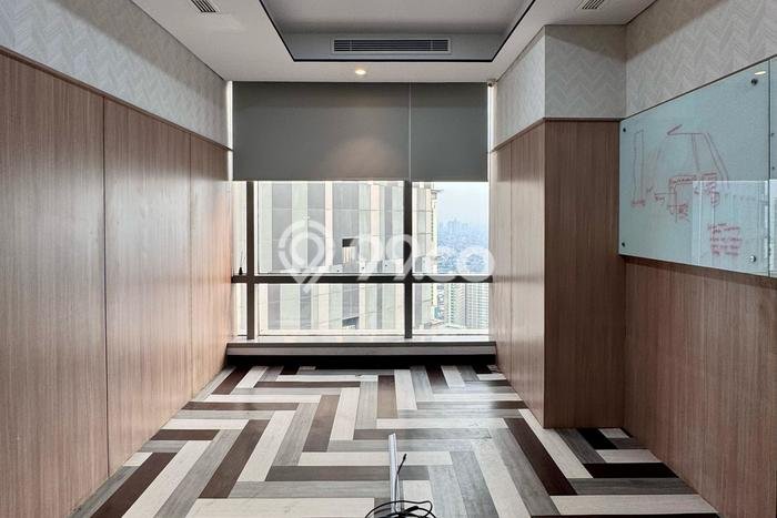 Kantor Lokasi Strategis Kawasan Central Park, Luas 175m², Kawasan Niaga Kantor Lokasi Strategis Kawasan Central Park, Luas 175m², Kawasan Niaga