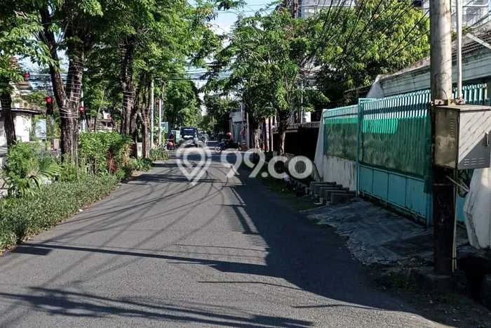 Rumah Strategis 3 KT LT 198m2m² di , Surabaya Rumah Strategis 3 KT LT 198m2m² di , Surabaya