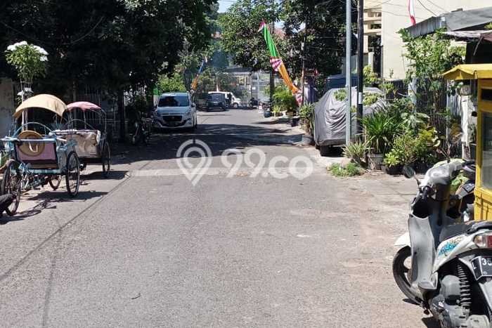 Rumah Elit Modern Siap Huni di Raya Darmo Surabaya Rumah Elit Modern Siap Huni di Raya Darmo Surabaya