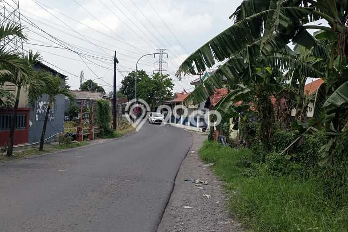 Rumah Nyaman di Lakarsantri, Surabaya, LT 210m2m² LB 210m2m² Rumah Nyaman di Lakarsantri, Surabaya, LT 210m2m² LB 210m2m²