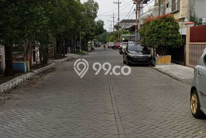 Rumah Elit Modern Tanpa Renovasi di Mojoarum Surabaya Rumah Elit Modern Tanpa Renovasi di Mojoarum Surabaya