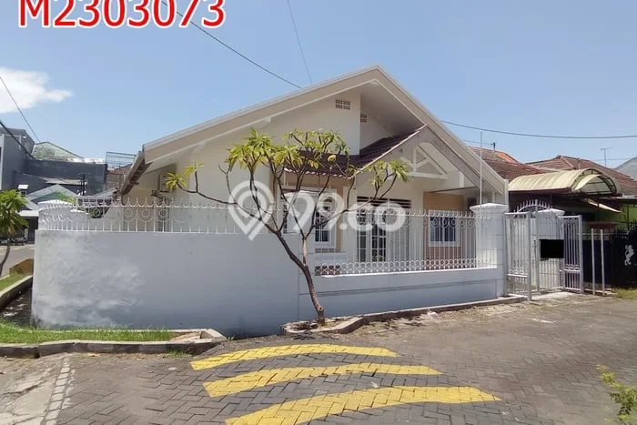 Jual Murah Rumah LT 194m2m² di Kawasan Residential , Surabaya Jual Murah Rumah LT 194m2m² di Kawasan Residential , Surabaya