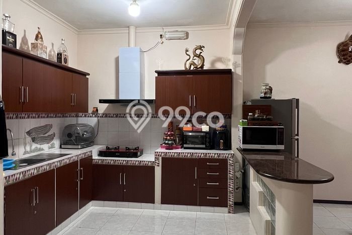 Rumah Strategis 3 KT Luas Tanah 160m2m² di , Surabaya Rumah Strategis 3 KT Luas Tanah 160m2m² di , Surabaya