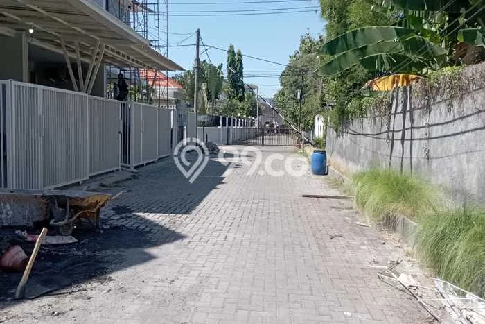 Hunian Nyaman Asri 4 KT Siap Pakai di Manyar Surabaya Hunian Nyaman Asri 4 KT Siap Pakai di Manyar Surabaya
