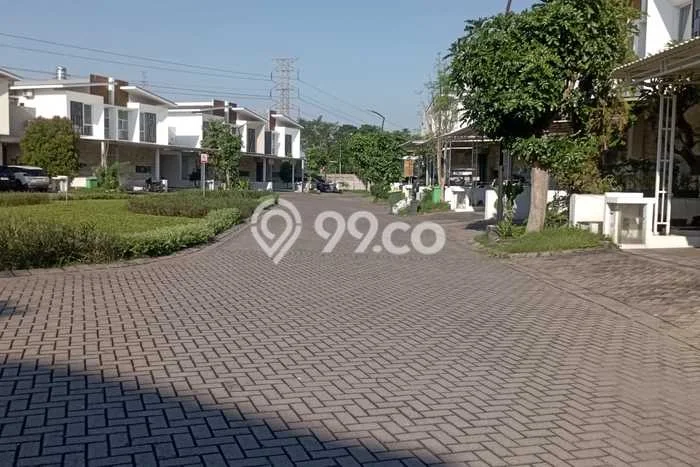 Hunian Mewah Siap Huni LT 195m2 di Wiyung, Surabaya Hunian Mewah Siap Huni LT 195m2 di Wiyung, Surabaya