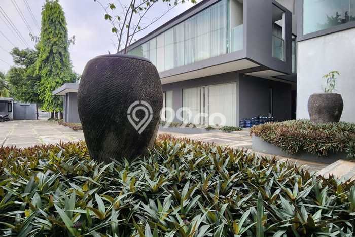 Unit Kantor Dijual di Jakarta Selatan LT 1848m2 & LB 1100m2 Unit Kantor Dijual di Jakarta Selatan LT 1848m2 & LB 1100m2