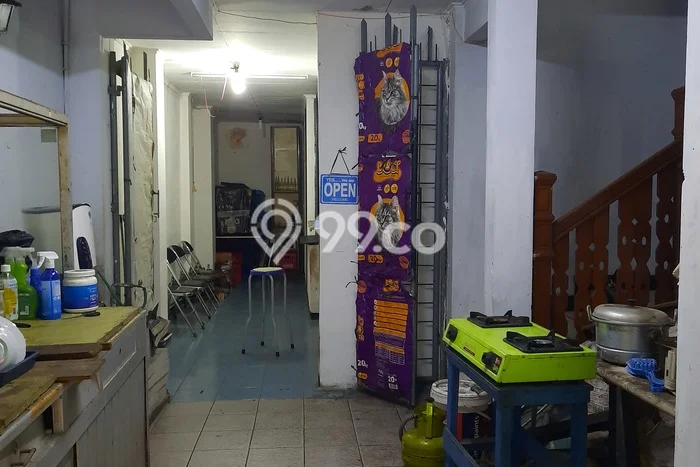Ruko Disewa di Jakarta Pusat dengan LB 360m2 Area Komersial Ramai Ruko Disewa di Jakarta Pusat dengan LB 360m2 Area Komersial Ramai