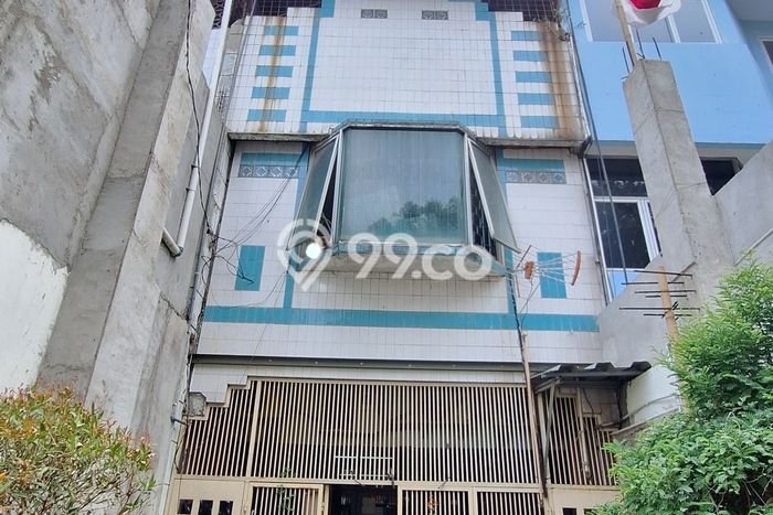 Ruko Dijual di Prime Area Jakarta Barat Luas 270m2 Ruko Dijual di Prime Area Jakarta Barat Luas 270m2