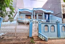 Ready to Use! Luxury House LT 333m2 Desain Modern di Angke Ready to Use! Luxury House LT 333m2 Desain Modern di Angke