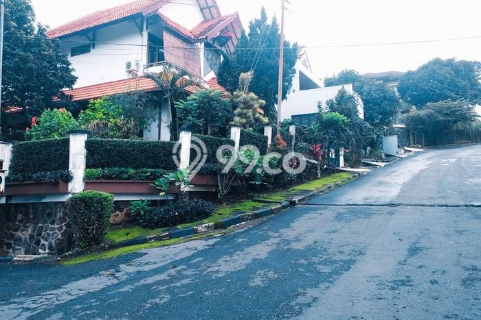 For Sale! Luxury House LT 452m2 Desain Elegan di Srondol For Sale! Luxury House LT 452m2 Desain Elegan di Srondol