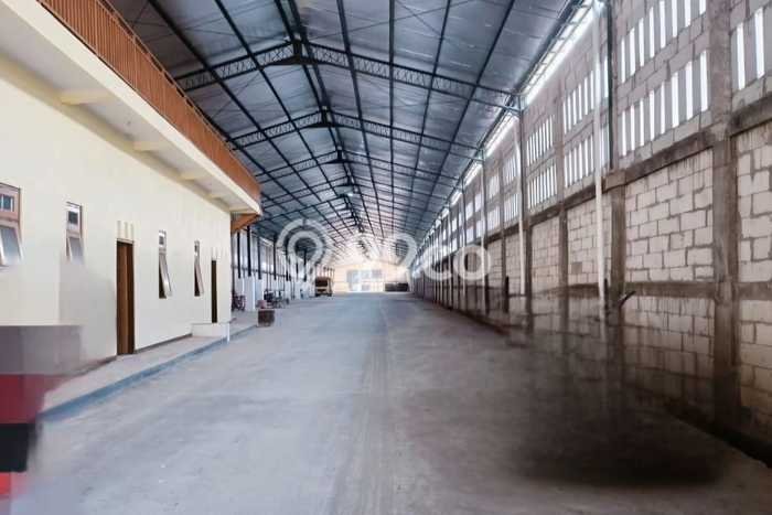 Gudang disewakan di Demak Demak dengan luas bangunan 8500m2 Gudang disewakan di Demak Demak dengan luas bangunan 8500m2