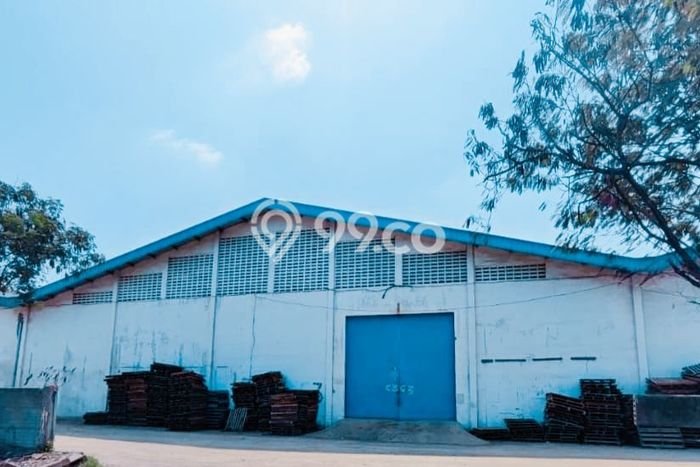 Disewakan Gudang di Kawasan Ramai Terboyo Luas 14000m2 Disewakan Gudang di Kawasan Ramai Terboyo Luas 14000m2