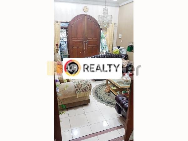 Rumah Elit LB 200m2 Siap Huni Desain Elegan di Pleburan, Semarang Rumah Elit LB 200m2 Siap Huni Desain Elegan di Pleburan, Semarang
