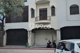 Ruko Disewa di Surabaya dengan LB 200m2 Area Komersial Ramai Ruko Disewa di Surabaya dengan LB 200m2 Area Komersial Ramai
