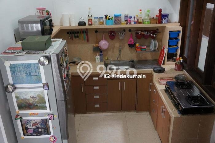 For Sale Rumah 4 Kamar Lokasi Ideal Nyaman dan Strategis di Semampir For Sale Rumah 4 Kamar Lokasi Ideal Nyaman dan Strategis di Semampir