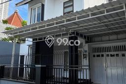 For Sale Rumah 4 Kamar Lokasi Ideal Nyaman dan Strategis di Semampir For Sale Rumah 4 Kamar Lokasi Ideal Nyaman dan Strategis di Semampir