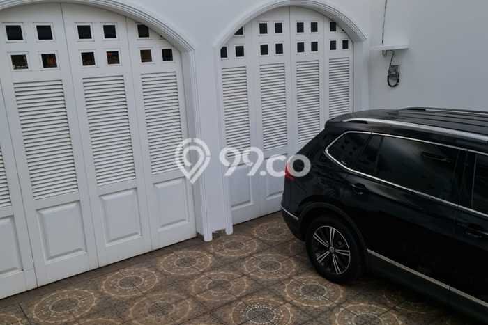 Rumah Mewah LB 800m2 Siap Huni Desain Elegan di Puri Indah, Jakarta Barat Rumah Mewah LB 800m2 Siap Huni Desain Elegan di Puri Indah, Jakarta Barat
