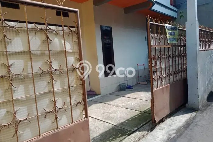 Lokasi terbaik! Rumah siap pakai disewakan di Cibeunying Kidul LB 150m2 Lokasi terbaik! Rumah siap pakai disewakan di Cibeunying Kidul LB 150m2