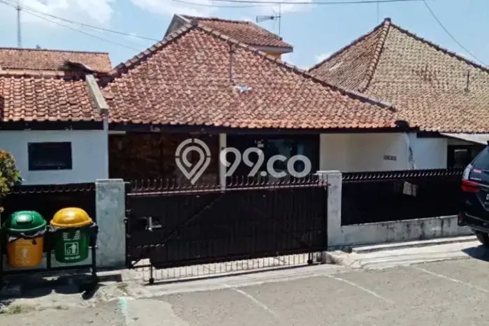 Rumah area Laswi, 4 KT, Akses Rumah Sakit, LT 347m² Bangunan 256m² Rumah area Laswi, 4 KT, Akses Rumah Sakit, LT 347m² Bangunan 256m²
