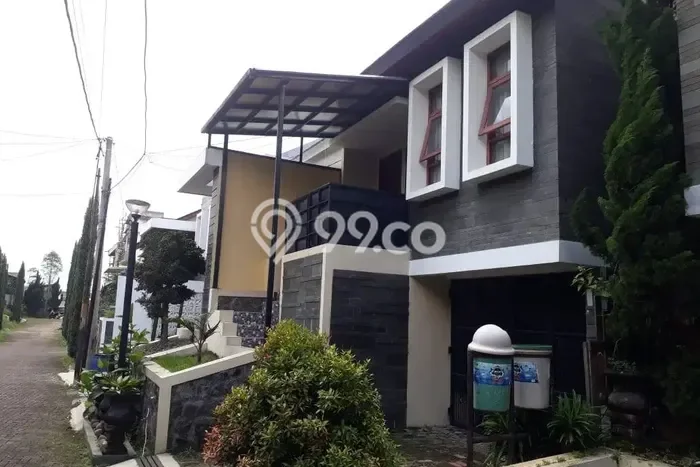 BEST PRICE! Rumah kawasan Cileunyi, Dekat Fasilitas, 4 KT, LT 147m² Bangunan 120m² BEST PRICE! Rumah kawasan Cileunyi, Dekat Fasilitas, 4 KT, LT 147m² Bangunan 120m²