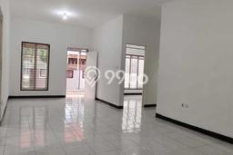 Rumah Premium di Taman Kopo Indah, 1 KM, Lingkungan Nyaman, Luas 200m² Bangunan 150m² Rumah Premium di Taman Kopo Indah, 1 KM, Lingkungan Nyaman, Luas 200m² Bangunan 150m²