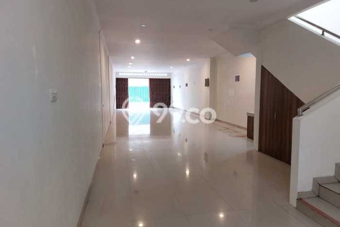 Ruko di , Luas 275m2m², Lokasi Komersial, For Rent Ruko di , Luas 275m2m², Lokasi Komersial, For Rent