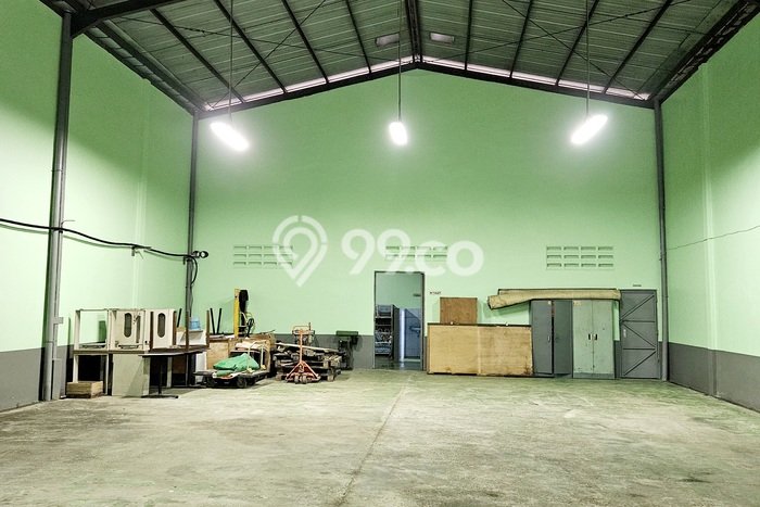 Unit Gudang Dijual di Serpong Tangerang Selatan 289m2 Unit Gudang Dijual di Serpong Tangerang Selatan 289m2