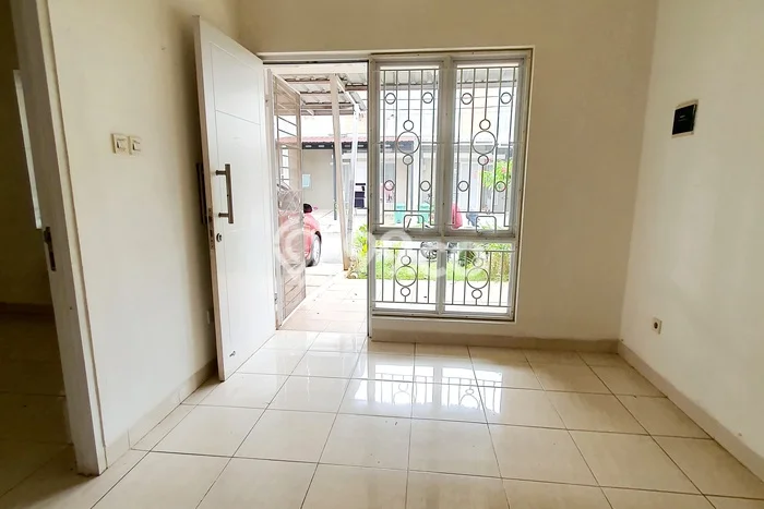 Lokasi terbaik! Rumah siap pakai disewakan di Pamulang LB 32m2 Lokasi terbaik! Rumah siap pakai disewakan di Pamulang LB 32m2